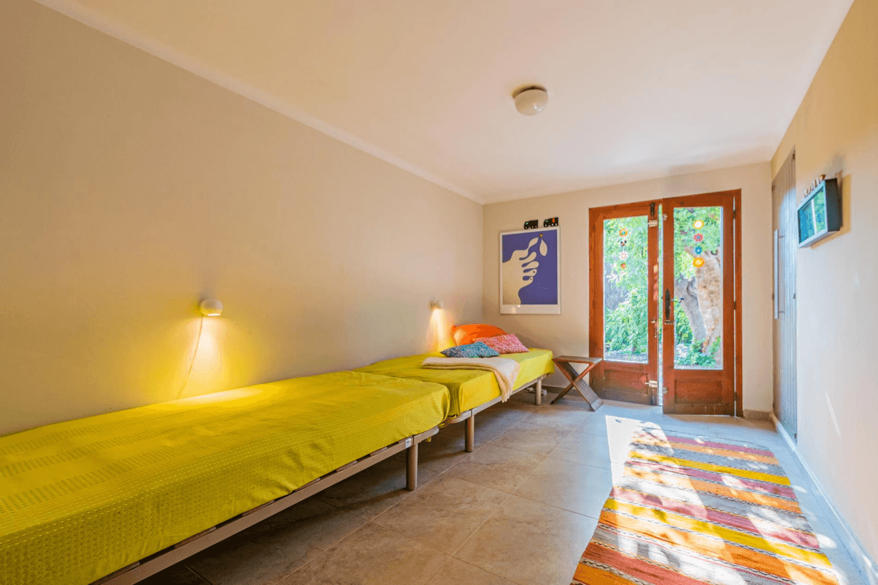 Chalet for sale with 3 bedrooms in Peña Roja, Valencia.