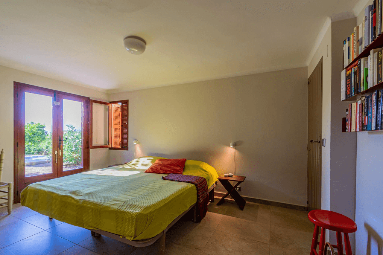 Chalet for sale with 3 bedrooms in Peña Roja, Valencia.