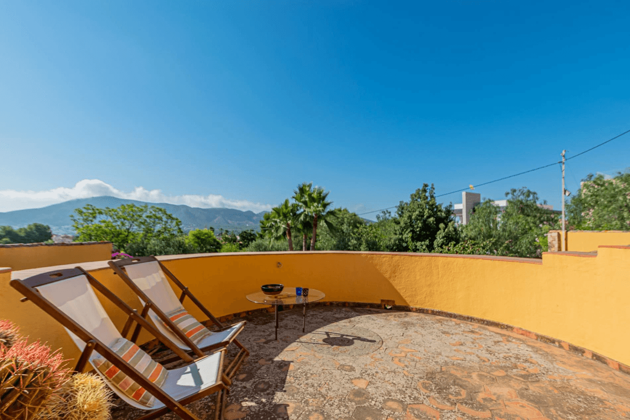 Chalet for sale with 3 bedrooms in Peña Roja, Valencia.