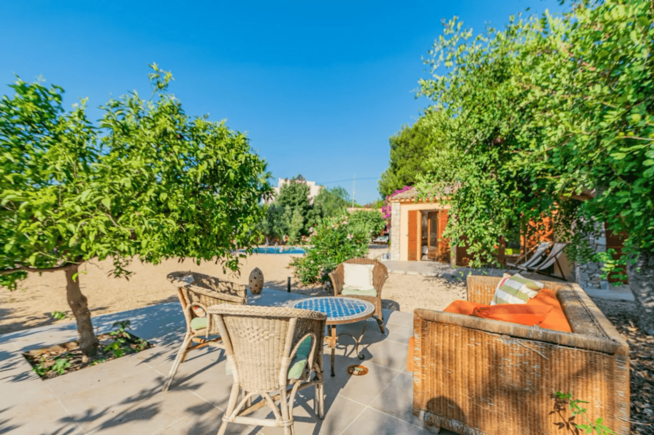 Chalet for sale with 3 bedrooms in Peña Roja, Valencia.