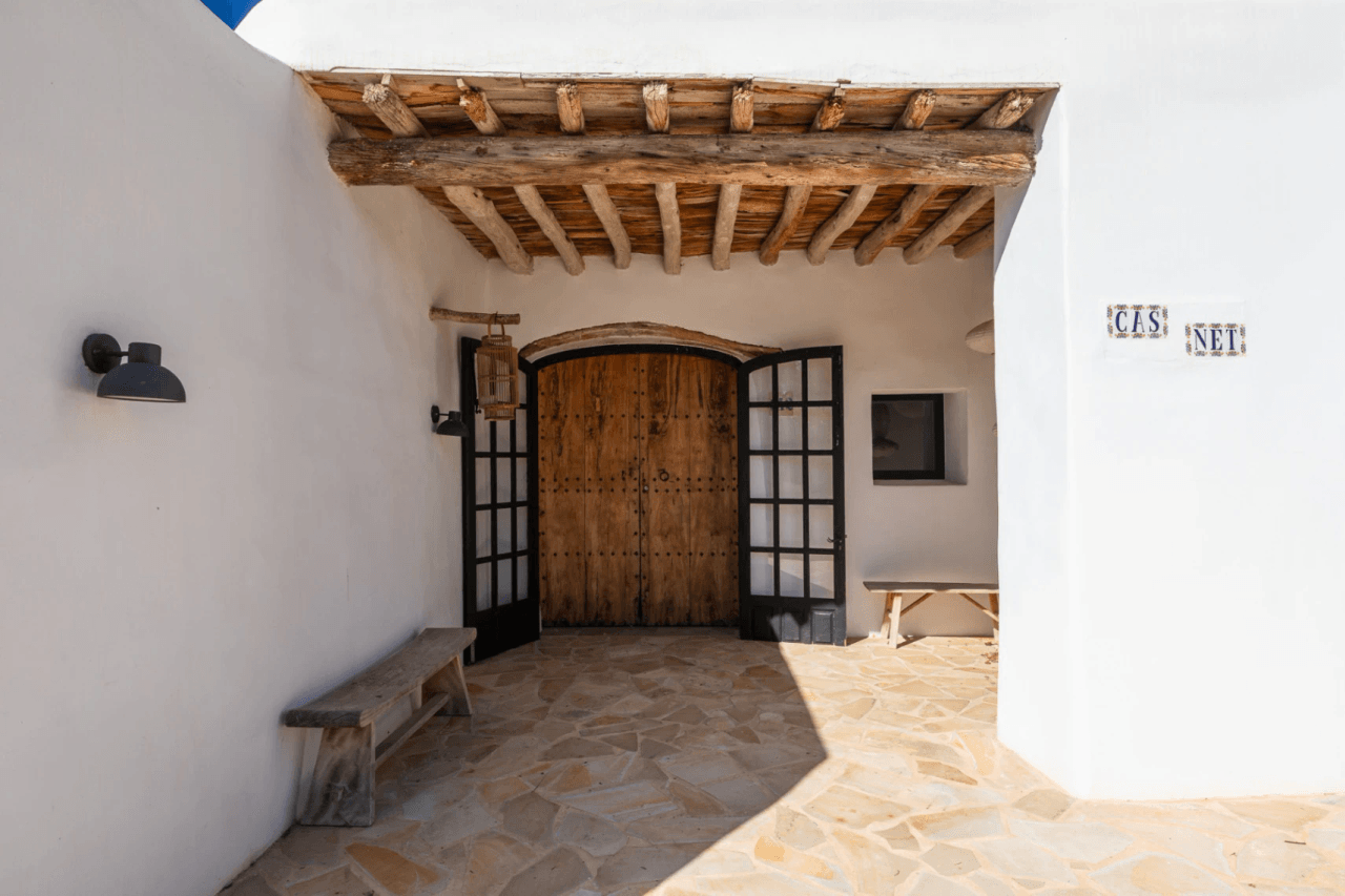 Charming bohemian villa with a guest house in the heart of Sant Jordi