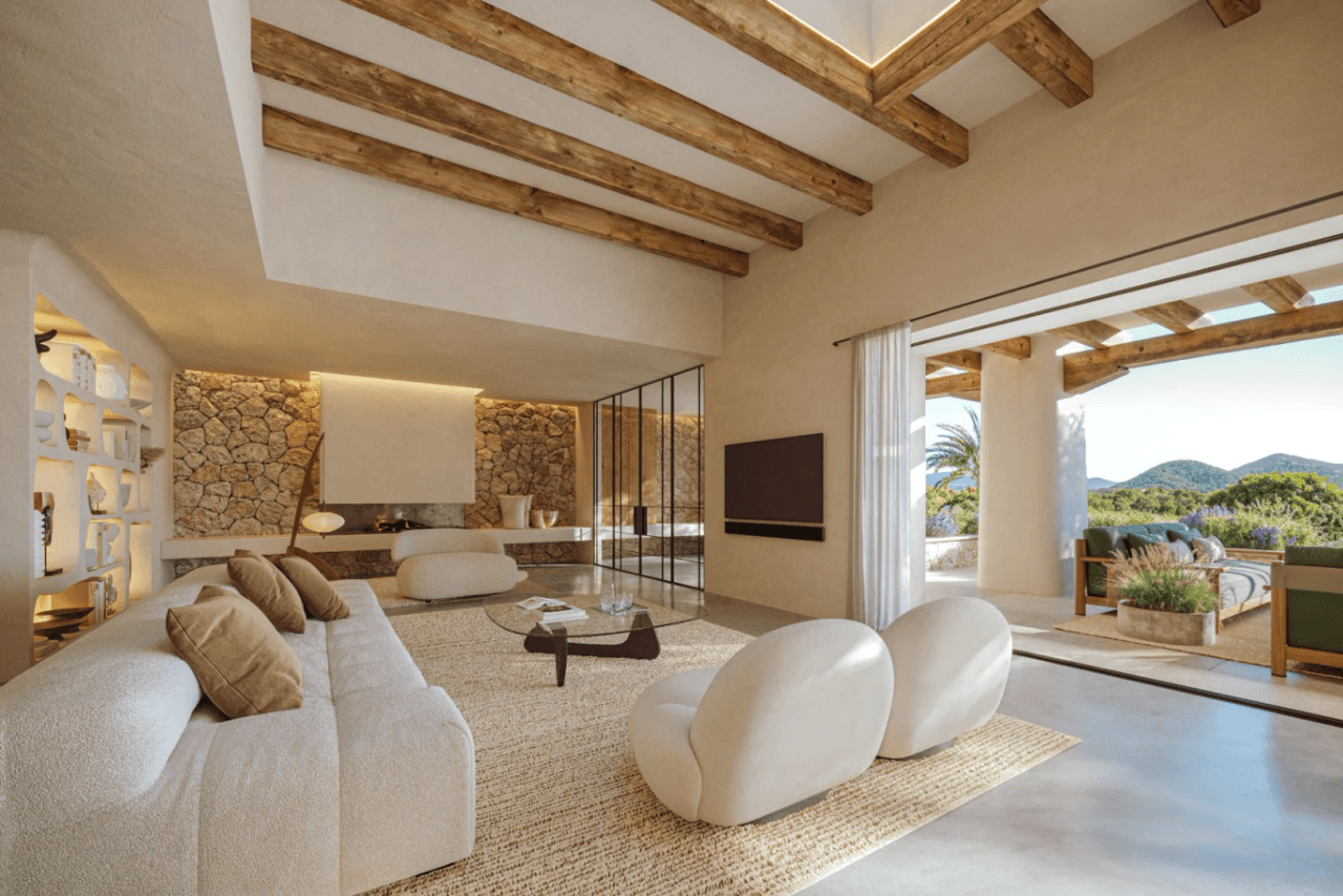 Sofisticated Luxury Living in the heart of Roca Lisa