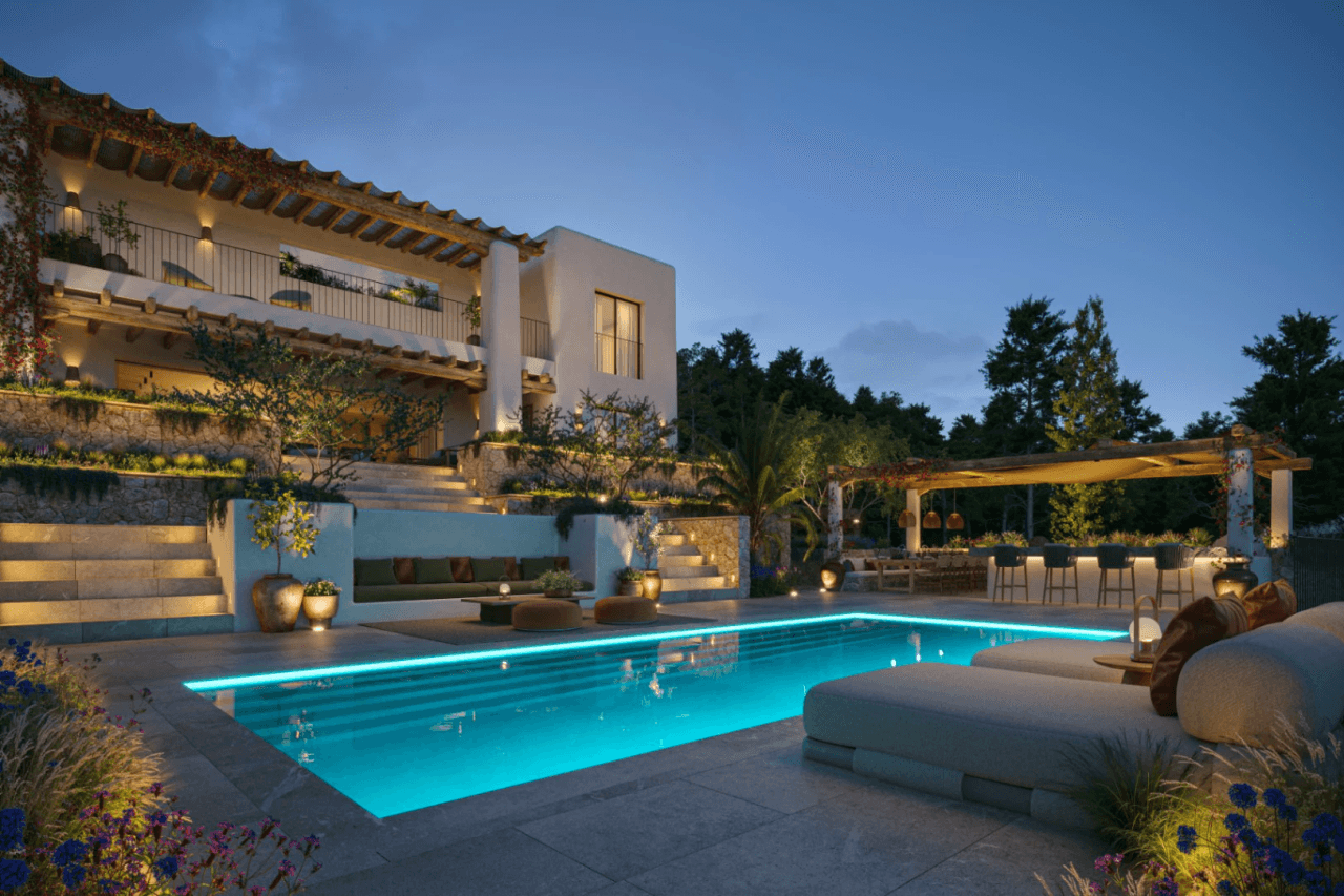Sofisticated Luxury Living in the heart of Roca Lisa