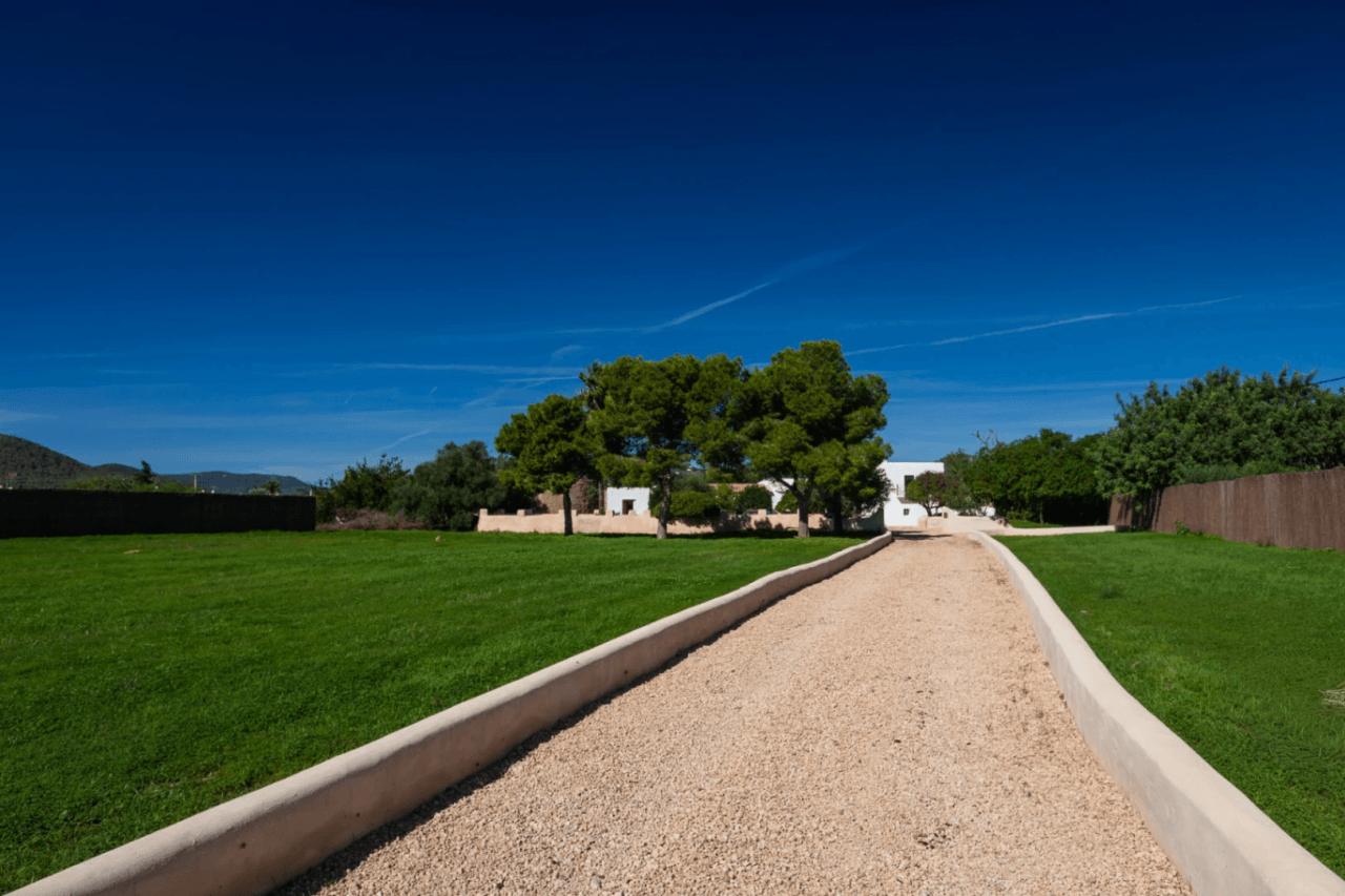 Charming bohemian villa with a guest house in the heart of Sant Jordi