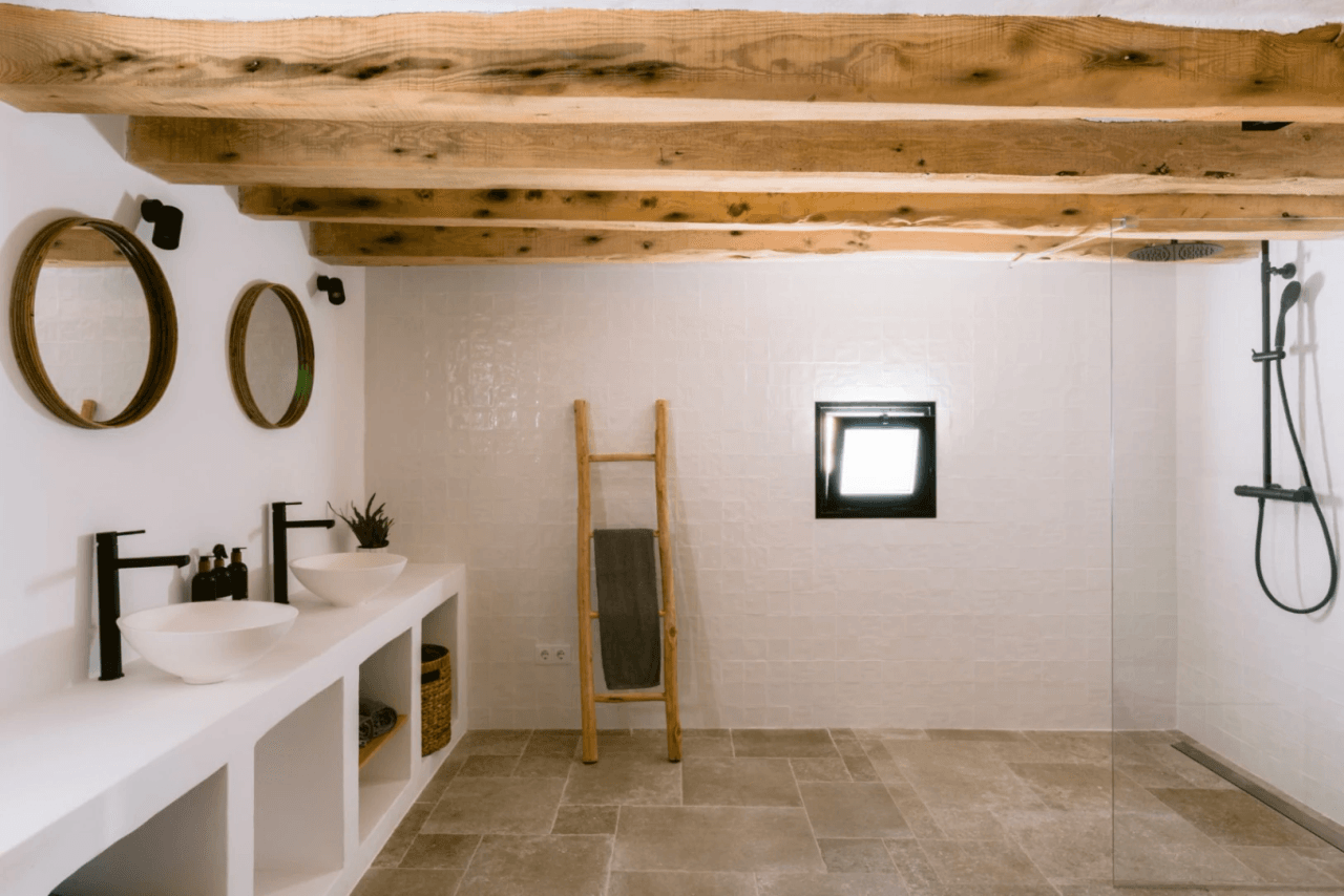 Charming bohemian villa with a guest house in the heart of Sant Jordi