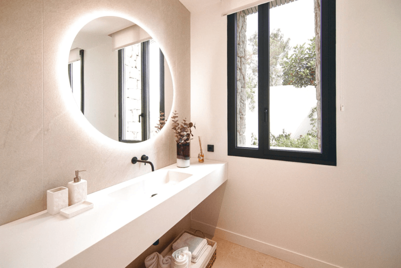 Brand new villa for sale in Roca Lisa