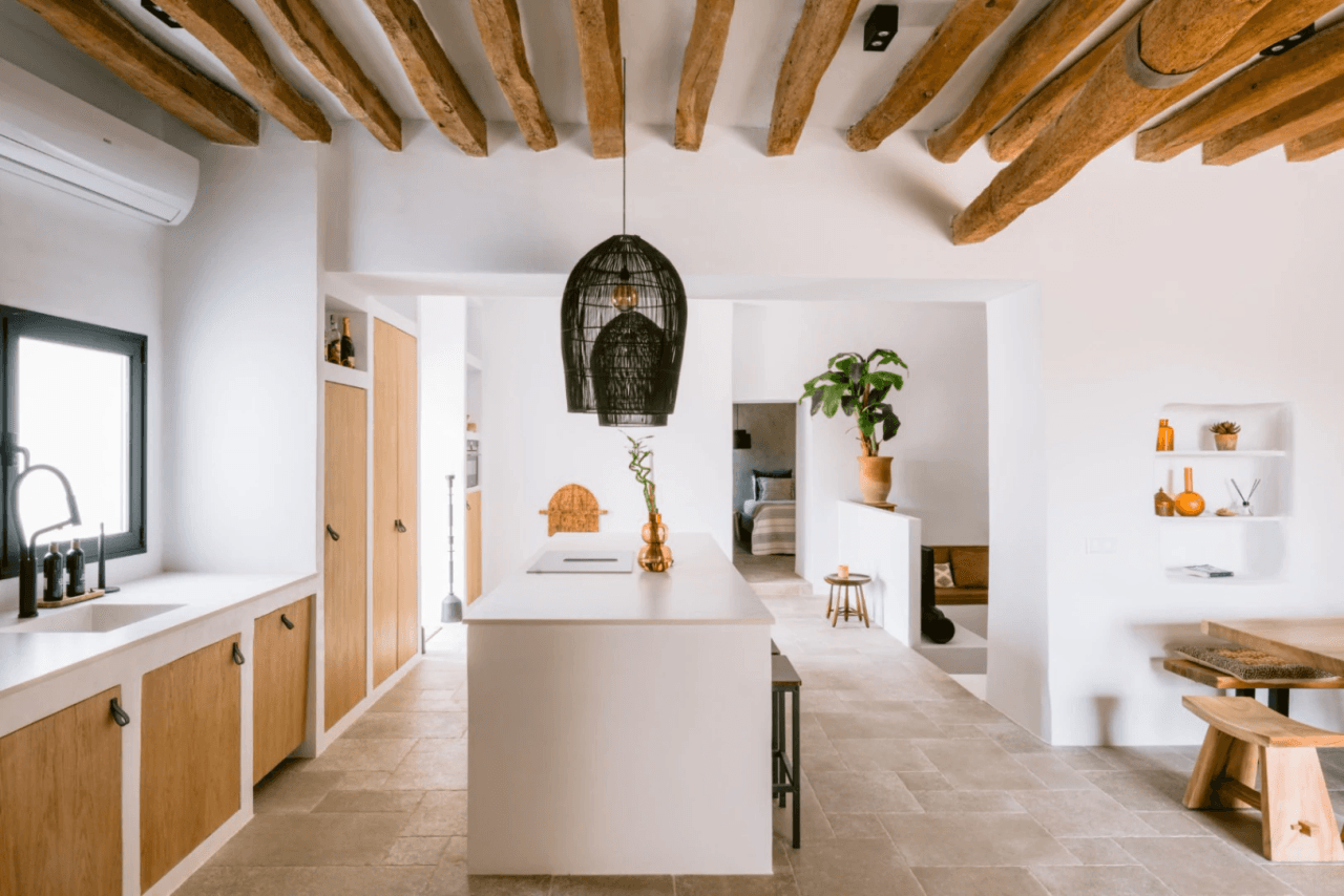 Charming bohemian villa with a guest house in the heart of Sant Jordi