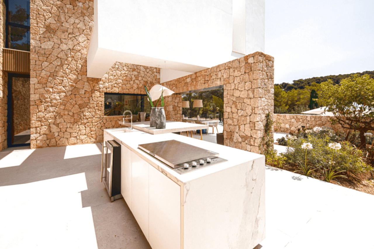 Brand new villa for sale in Roca Lisa